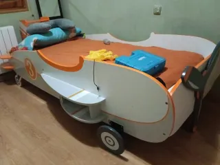Cama infantil avión