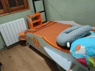 Cama infantil avión