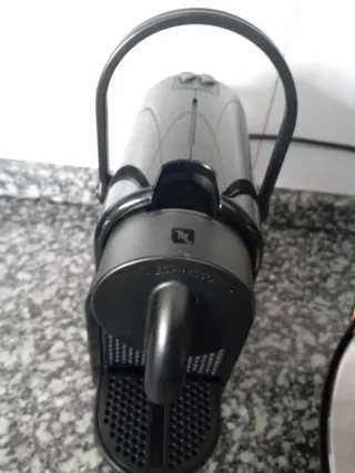 Cafetera Nespresso Inissia Negra