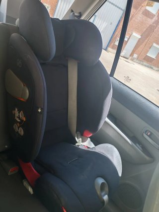 Dos sillas de coche gb 25% menos impacto