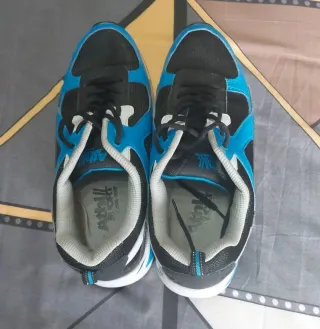 Zapatillas deportivas azules y negras Talla 43