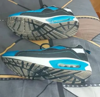 Zapatillas deportivas azules y negras Talla 43