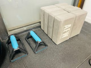 Accesorios Gimnasio: Mancuernas, Rodillos y Más