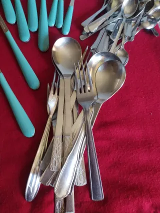 Lotto posate acciaio inox manico colorato