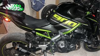 Kawasaki Z900 Negra y Verde limitada en papeles A2
