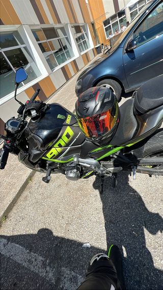 Kawasaki Z900 Negra y Verde limitada en papeles A2