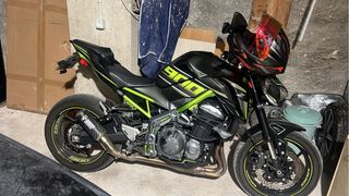 Kawasaki Z900 Negra y Verde limitada en papeles A2