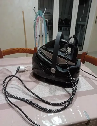 Ferro da stiro a vapore Black+Decker