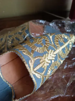 Babuchas Marroquíes Cuero Bordado Azul/Dorado