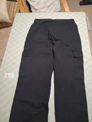 Pantalón cargo negro