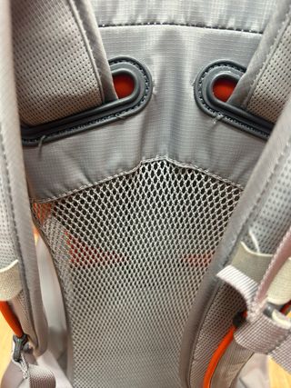 Mochila portabebés Vaude con accesorios