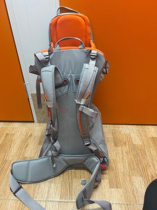 Mochila portabebés Vaude con accesorios