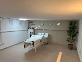 Por motivo de viaje se traspasa studio de belleza