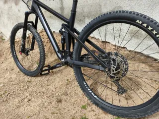 Bicicleta MTB doble suspensión