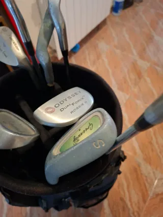 Bolsa de palos de golf MAXFLI con palos