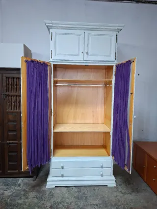 Armario blanco puertas de cristal