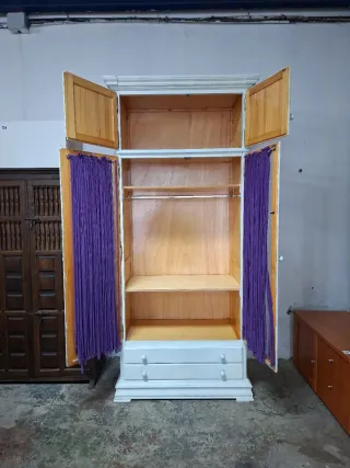 Armario blanco puertas de cristal