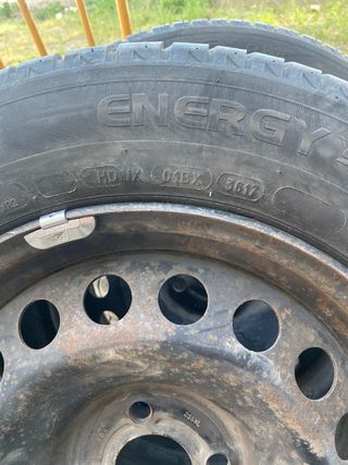 Neumáticos Michelin 185/65 R15 con llanta