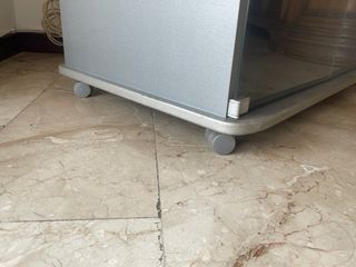 Mobile porta TV con ante a vetro