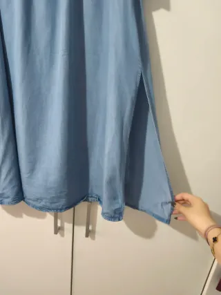 Vestido vaquero con aberturas