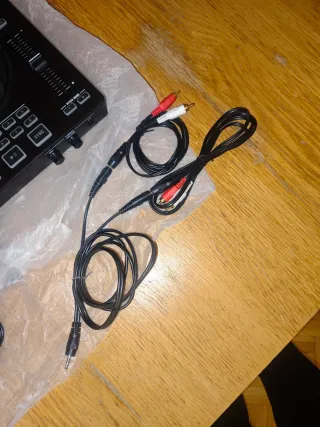 Controlador DJ Behringer CMD Studio 4A + PC
