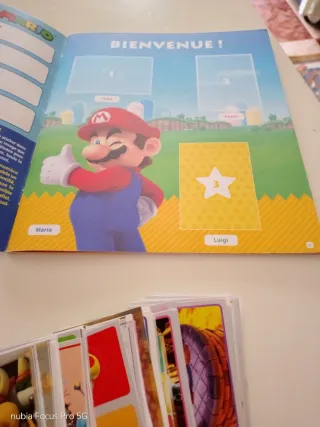 Álbum nuevo deSuper Mario Panini + 122 cromos