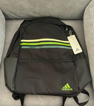 Mochila Adidas Negra con Rayas Verdes