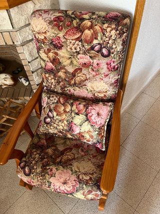 Conjunto sofá y 1 sillon floral