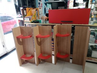 Scaffale in legno per camerette