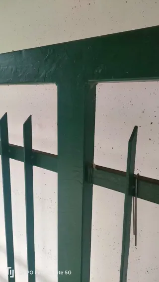 Cancello scorrevole in ferro verde