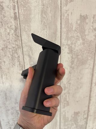 Torneira Preta Nova (Quente/Fria)