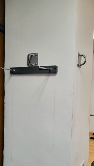 Soportes de pared con argolla