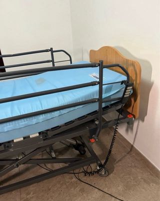 Cama articulada y elevable con colchon antiescaras