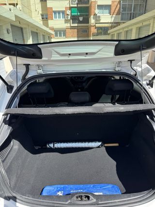 Peugeot 208 2015
