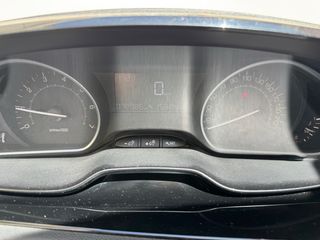 Peugeot 208 2015