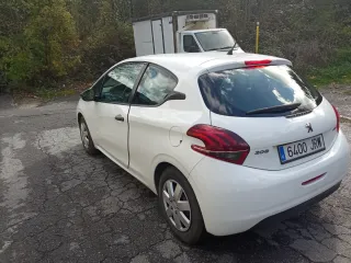 Peugeot 208 2016