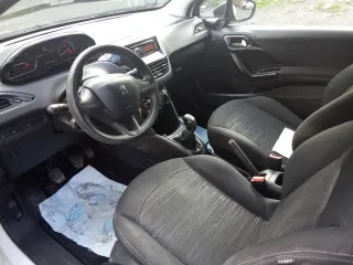 Peugeot 208 2016