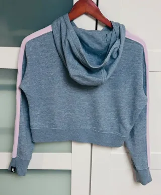 Sudadera Nike con capucha gris y rosa