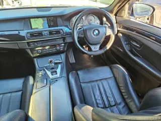 M5,volante a la derecha(el motor no funciona)