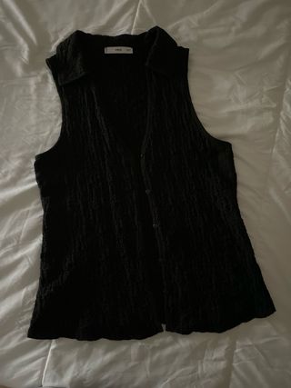Chaleco negro Mango