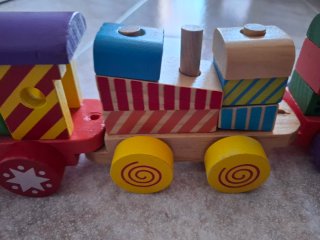 Trenino in legno colorato Sirwood