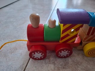 Trenino in legno colorato Sirwood