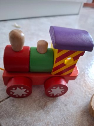 Trenino in legno colorato Sirwood
