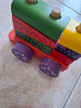 Trenino in legno colorato Sirwood