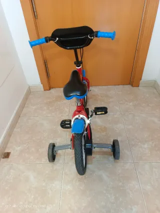 Bicicleta infantil Paw Patrol con ruedines