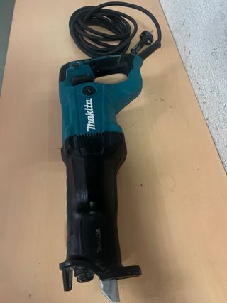 Sierra Sable Makita JR3051T