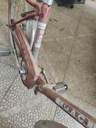 Bicicleta infantil roja