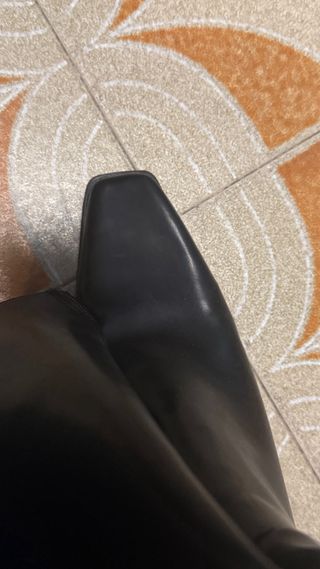 Stivali neri con tacco