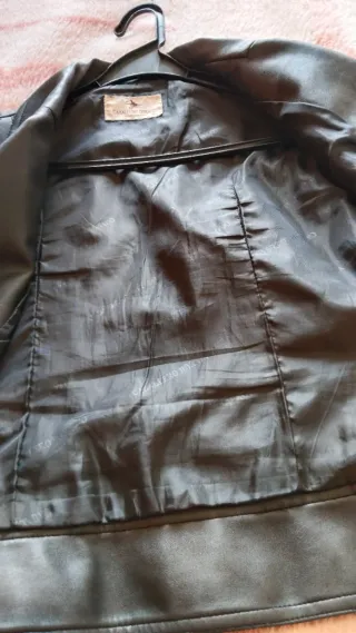 Chaqueta imitación piel mujer. Talla S