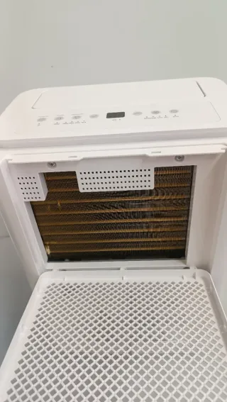 Deshumidificador Comfee 20L W23Y2451